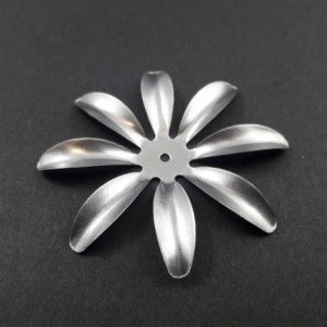 PENTART METAL KWIAT 8 PŁATKÓW OSTRYCH 5cm