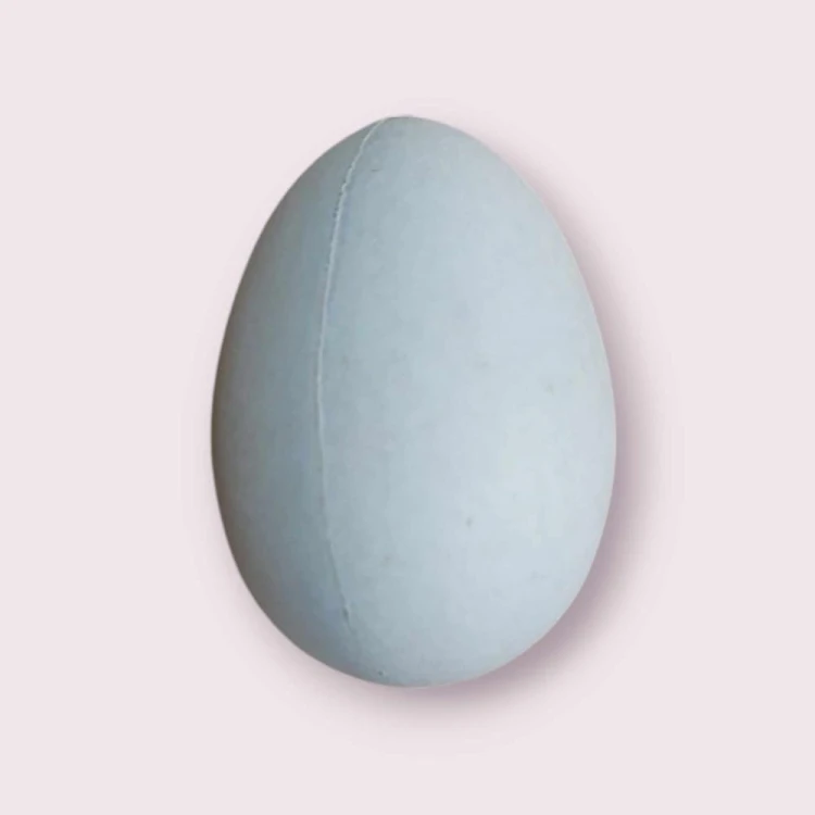 Jajo plastikowe 6cm - imitacja kurzego.jpg