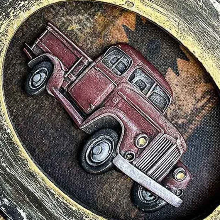 Forma silikonowa do odlewów 25x13 cm - Prima Trucks, przykład zdobienia jednego odlewu ciężarówki.
