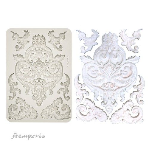 Foremka silikonowa do odlewów format A4. Zawiera duży ornamentowy dekor oraz 3 pary narożników różnej wielkości. Marka Stamperia, kod producenta KACMA404. Idealna do tworzenia dekoracji w decoupage i różnych projektach DIY.
