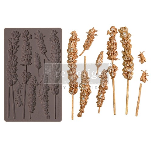 Forma silikonowa do odlewów o wymiarach 20x13 cm marki Prima z kolekcji Lavender Harvest. Zawiera motyw lawendy - 7 kwiatów różnej wielkości oraz dwie pszczółki.