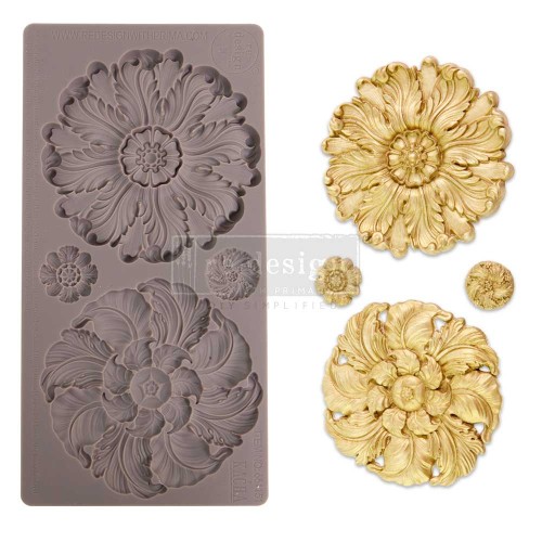 Forma silikonowa do odlewów o wymiarach 25x13 cm marki Prima Engraved Medallions. Zawiera dwa duże i dwa małe medaliony w formie kwiatów. Detale do złudzenia przypominają ozdobny grawer w drewnie.