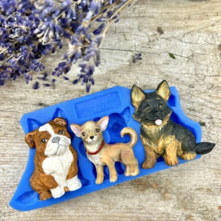 Foremka silikonowa marki Mila Project. Zawiera motyw trzech małych piesków.  Kod producenta FMP129. Idealne do decoupage, DIY i różnych projektów handmade.