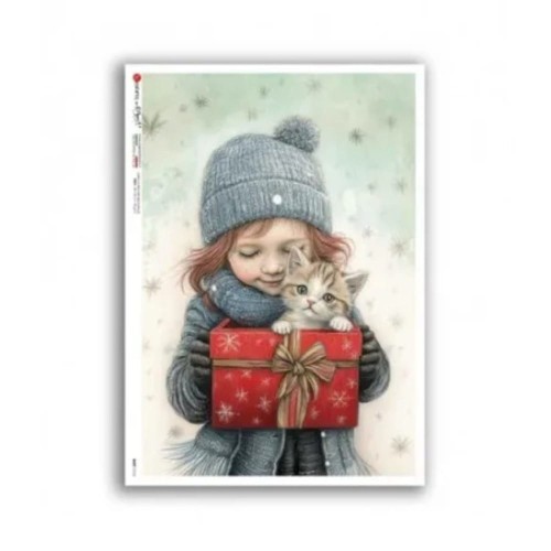 Papier ryżowy włoskiej marki Paper Designs, format A5. Zawiera lustrację z  dziewczynką w zimowej czapce,  z kotkiem i prezentem. Kod producenta 0115. Idealny do decoupage i projektów DIY.