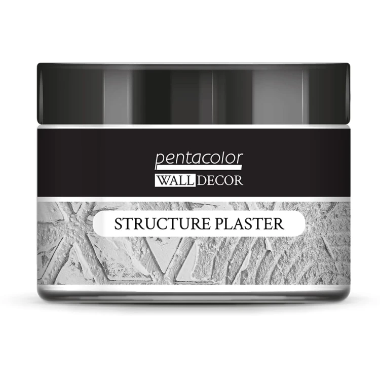 Pasta strukturalna  drobnoziarnista Wall Decor Structure Plaster marki Pentacolor.  Kolor biały, pojemność 150 ml. Idealna do tworzenia efektownych powierzchni strukturalnych i dekoracji 3D w mixmediach, decoupage, dekoracji wnętrz i pracy z szablonami.