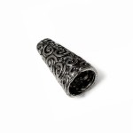 Przekładka średnica 8 mm,  wysokość 17 mm, kolor antyczne srebro. Wzór tłoczony filigran. Wykonana z metalu nieszlachetnego, 1 sztuka. Sprawdzi się jako nakładka do koralików, ozdobne wykończenie bombek, jajek i biżuterii.