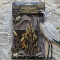 Foremka silikonowa do odlewów marki Re·Design Prima Feathered Stillness. Wymiary 20x13cm. Zawiera wzór czapli, traw, sitowia i kamieni. Idealna do odlewów z żywicy, glinki, masy papierowej. Posiada atest spożywczy. Kod produktu 682941