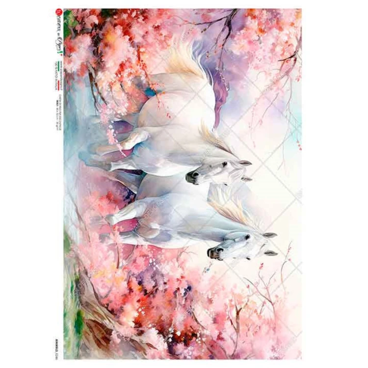 Papier ryżowy włoskiej marki Paper Designs, format A4. Zawiera wzór dwóch białych koni na tle bajkowego, różowego pejzażu. Kod producenta 0246. Idealny do decoupage i projektów DIY.
