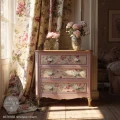 Papier do decoupage Prima Timeless Charm - zestaw 2 arkuszy. Przykład wykorzystania papieru do dekorowania komody.