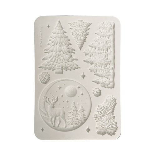 Foremka silikonowa marki Stamperia z kolekcji Classic Christmas. Zawiera wzór choinki, szyszki, gałązkę iglastą oraz zimową scenę z jeleniem. Format A5, kod produktu KACMA617. Idealny do tworzenia odlewów do decoupage,