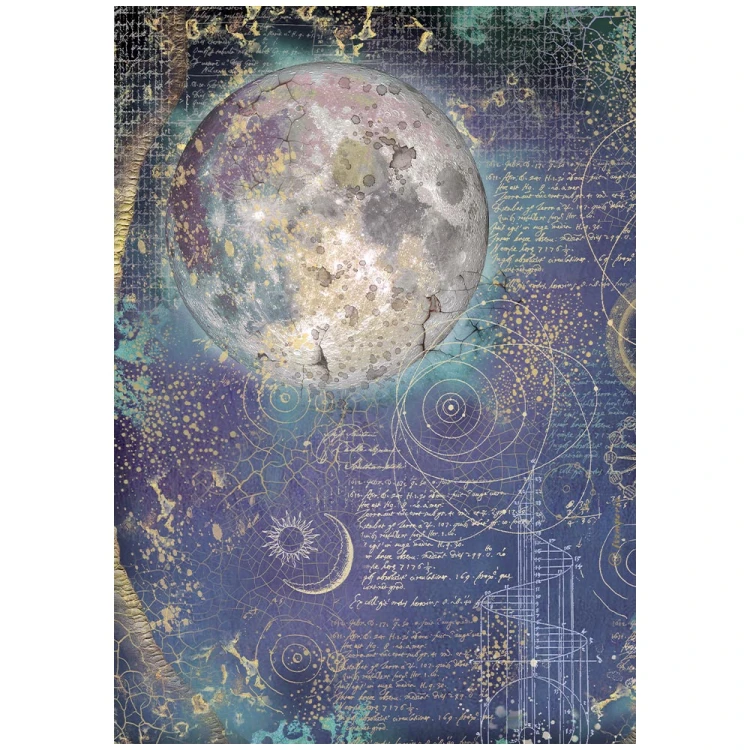 Papier ryżowy Cosmos. Wzór: księżyc, zapiski, diagramy, konstelacje, kosmos. Format A4, kod produktu DFSA41151. Idealny do techniki decoupage oraz projektów mixmedia, handmade i DIY.